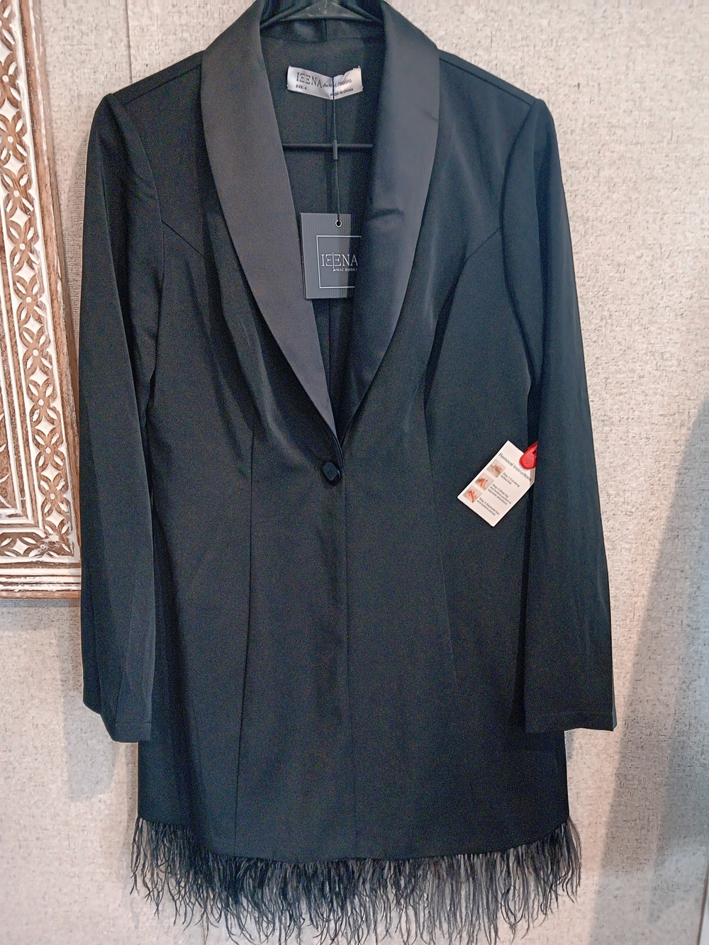 Ieena For Macduggal Black Satin Collar Feather-Hem Blazer Size 4
